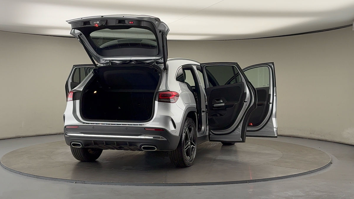 More views of Mercedes-Benz GLA
