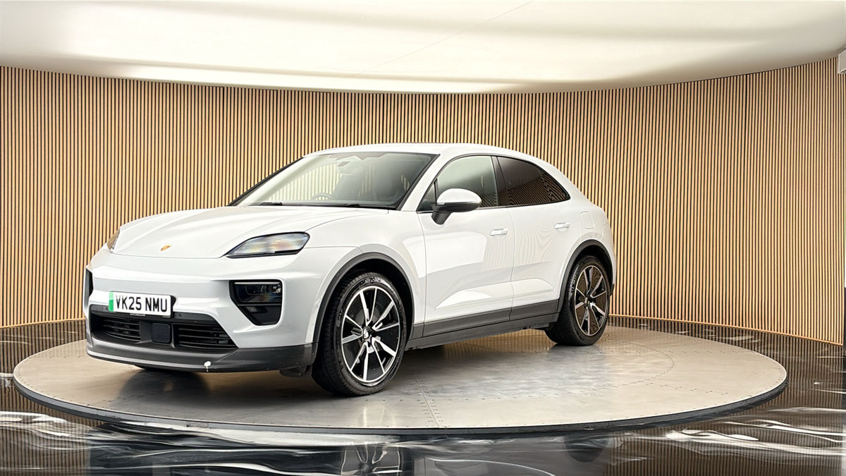 More views of Porsche Macan