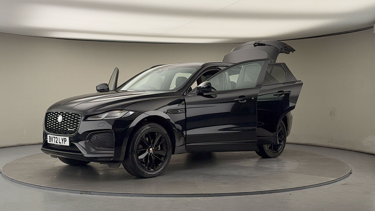 Jaguar F-PACE Image 22