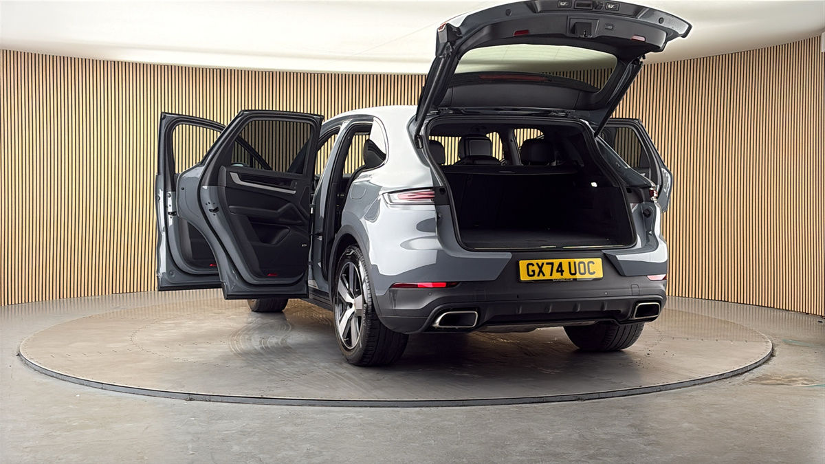 More views of Porsche Cayenne