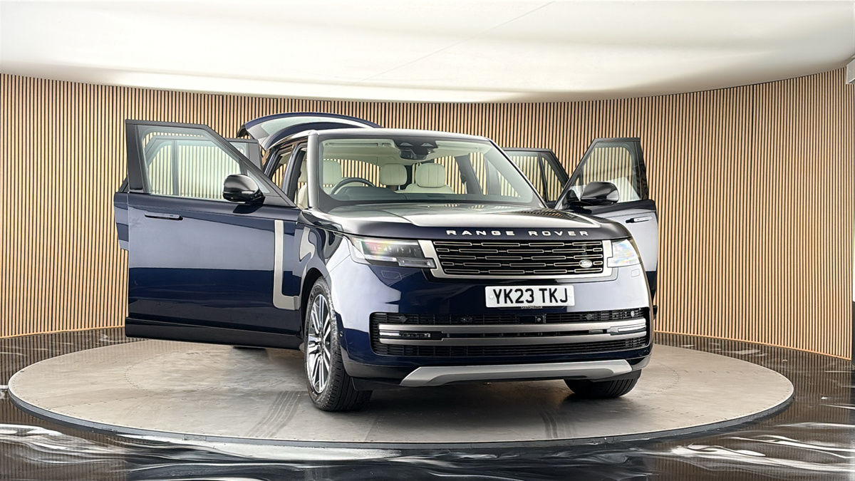 More views of Land Rover Range Rover
