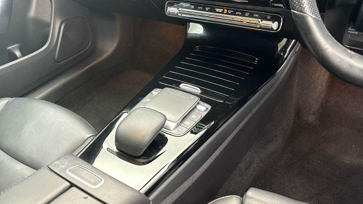 Mercedes-Benz CLA Image 18