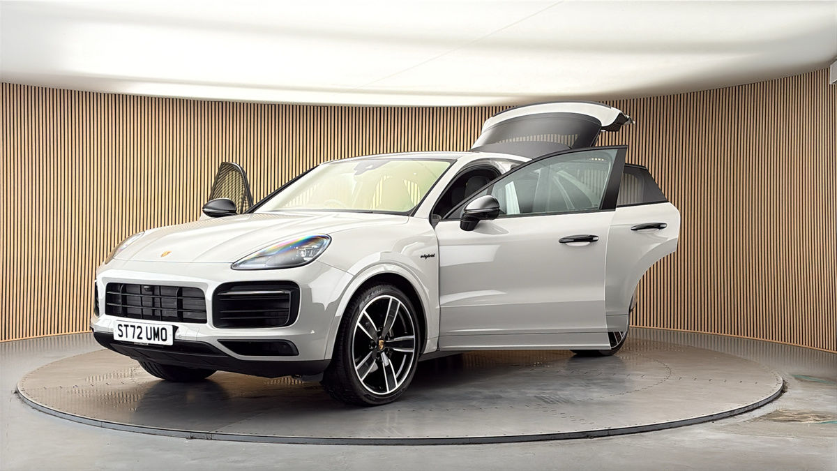 More views of Porsche Cayenne
