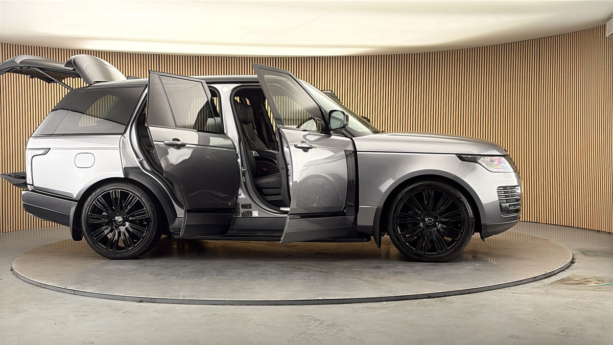 More views of Land Rover Range Rover