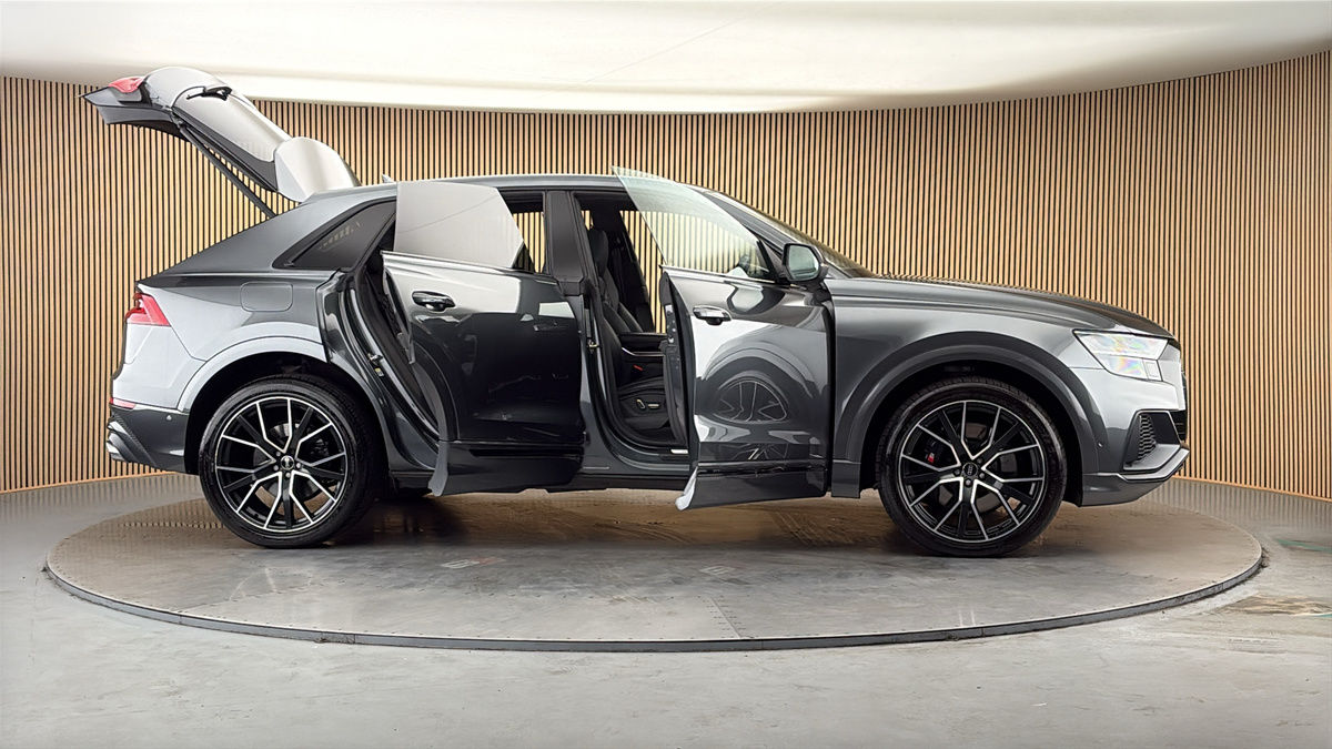 More views of Audi SQ8