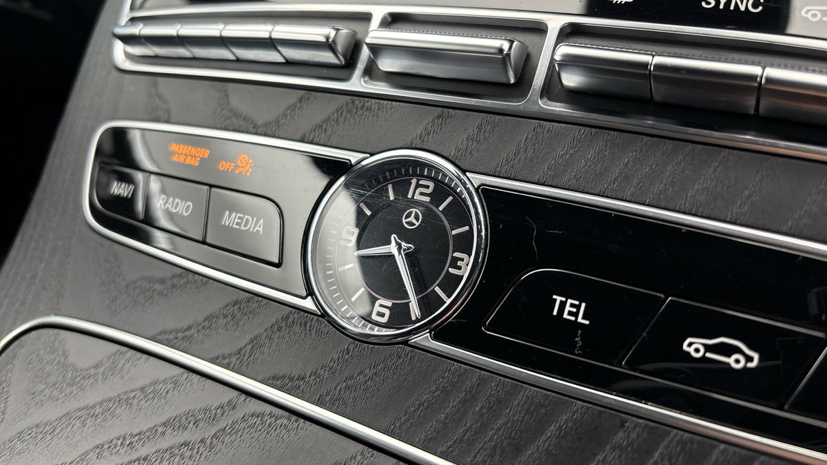 Mercedes-Benz E Class Image 6