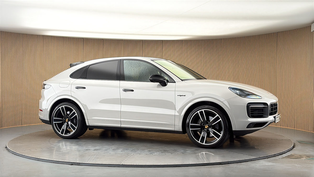More views of Porsche Cayenne