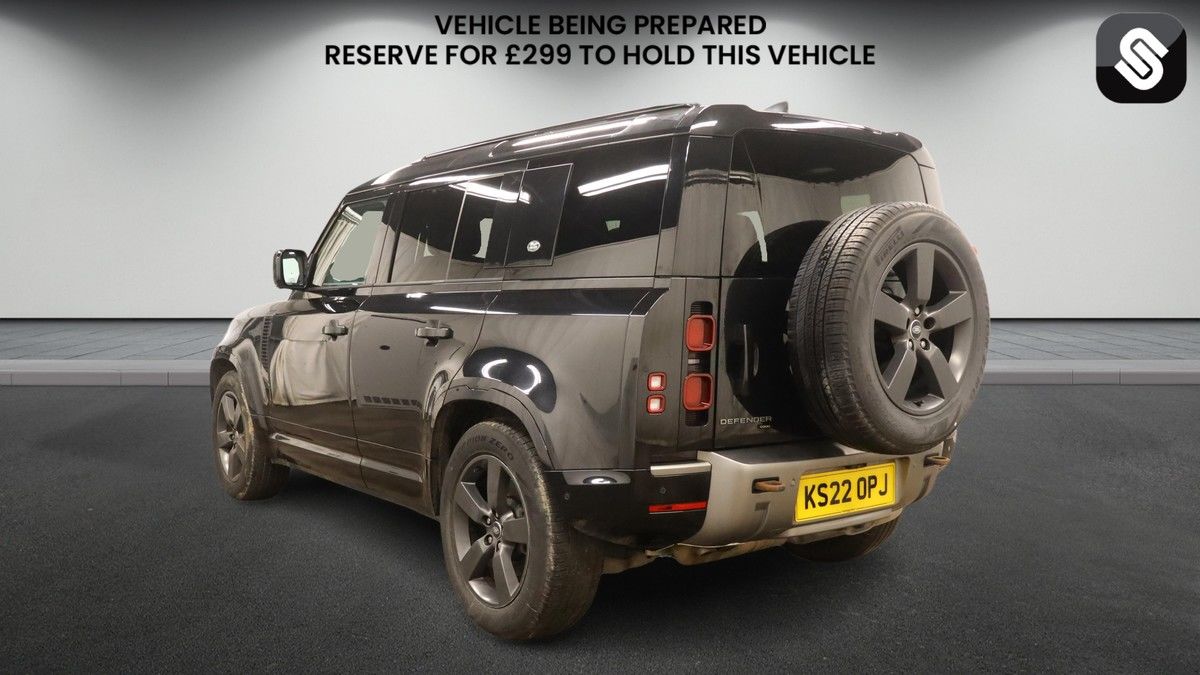 Land Rover Defender 110 Image 3