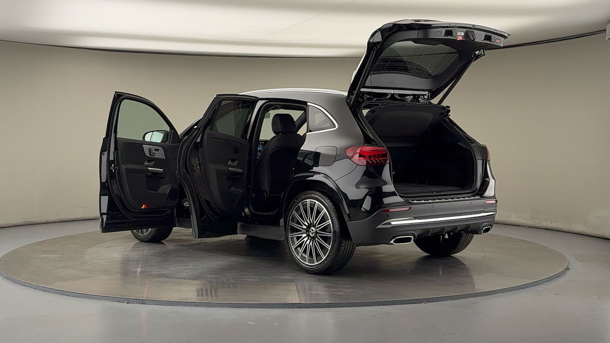More views of Mercedes-Benz GLA