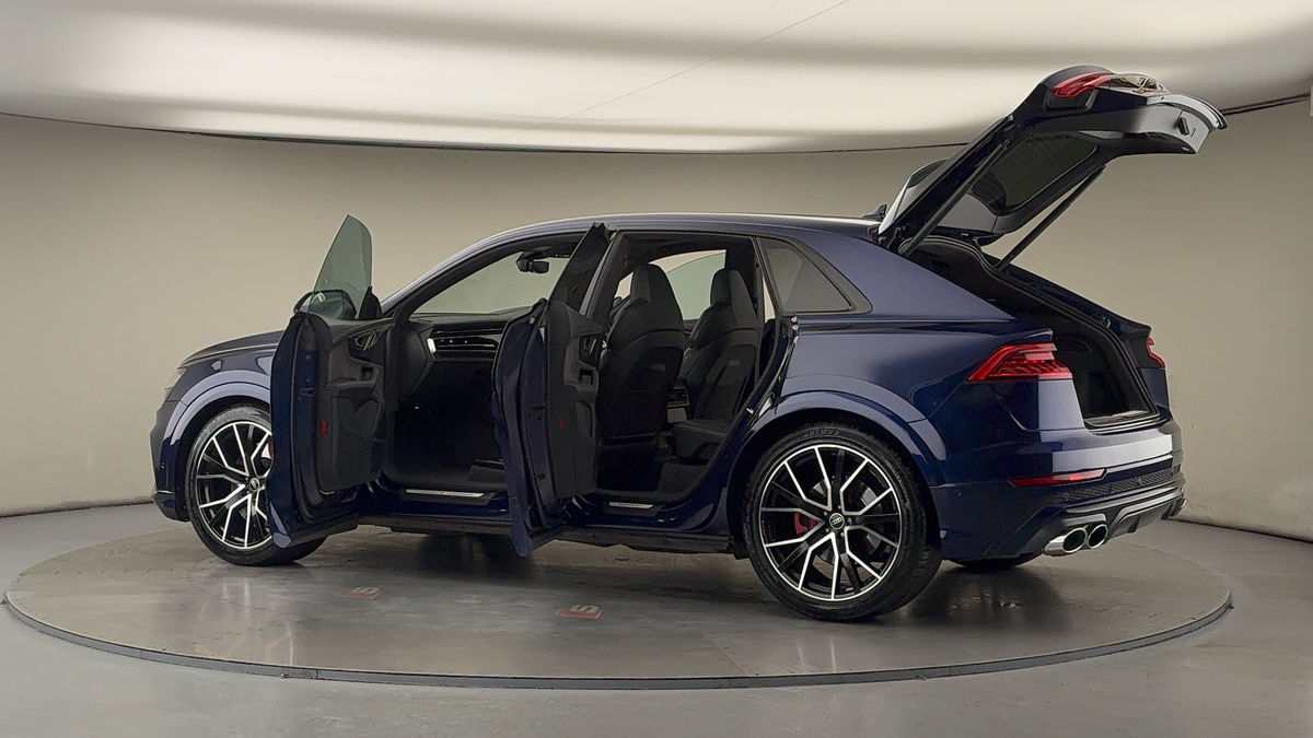 More views of Audi SQ8