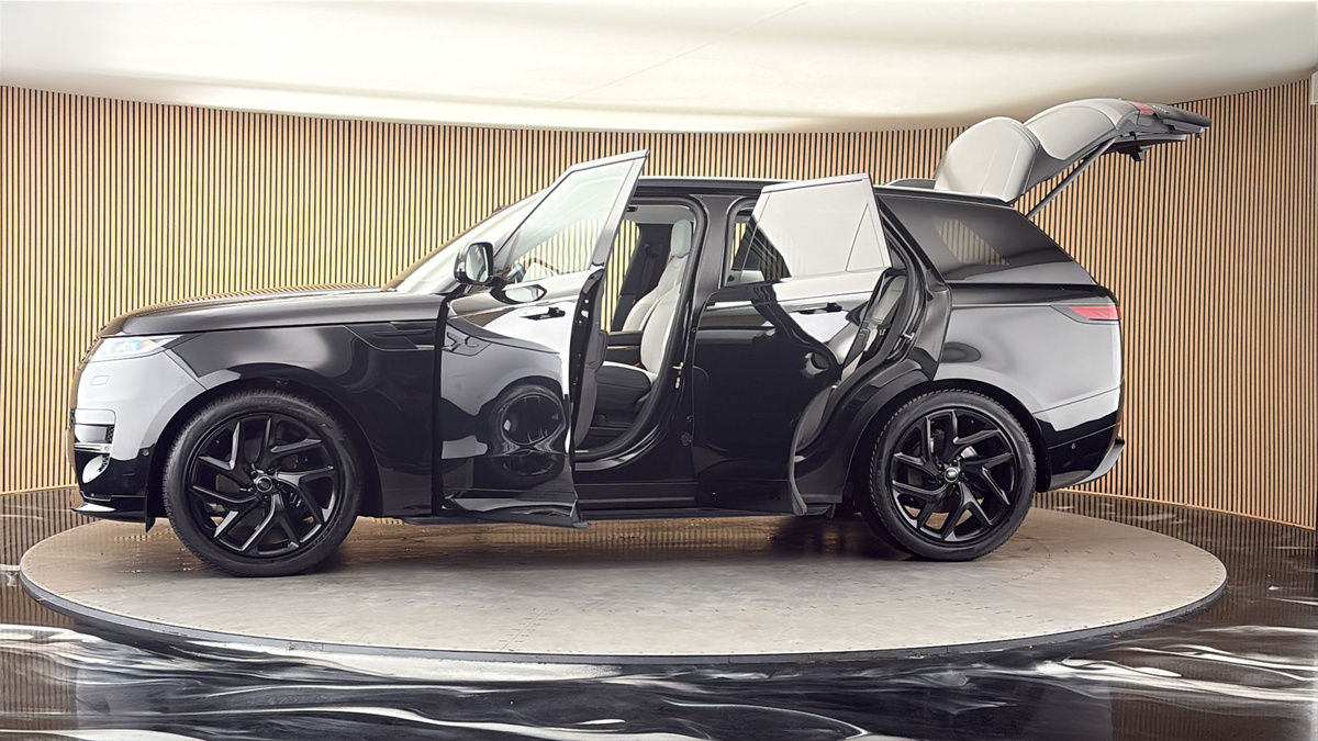 More views of Land Rover Range Rover Sport