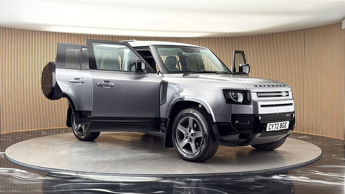 More views of Land Rover Defender 110