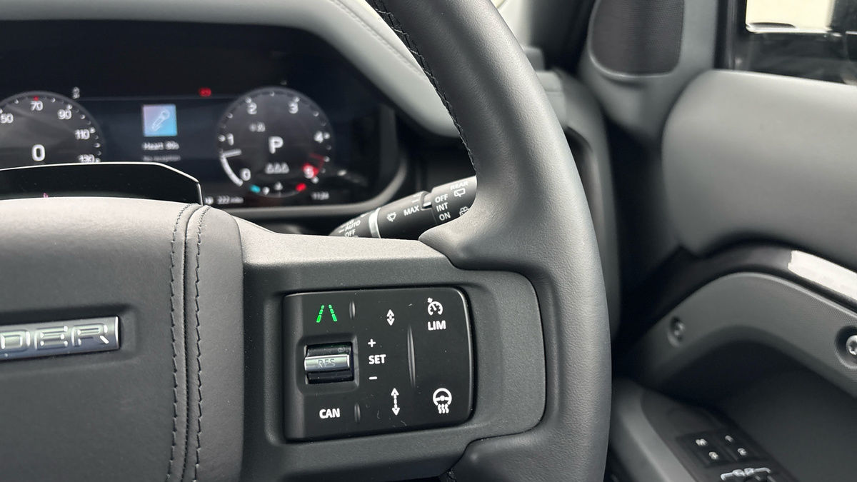 Land Rover Defender 110 Urban Image 14