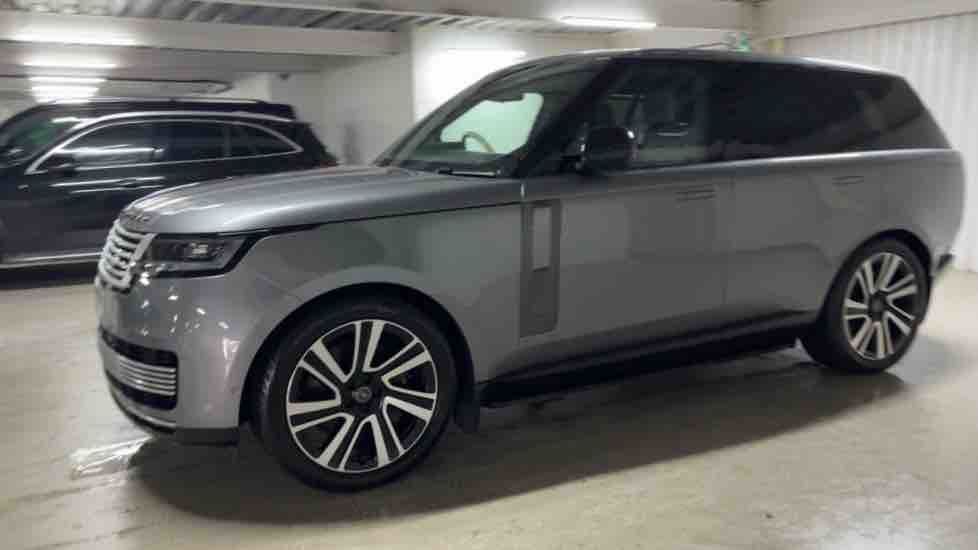 More views of Land Rover Range Rover
