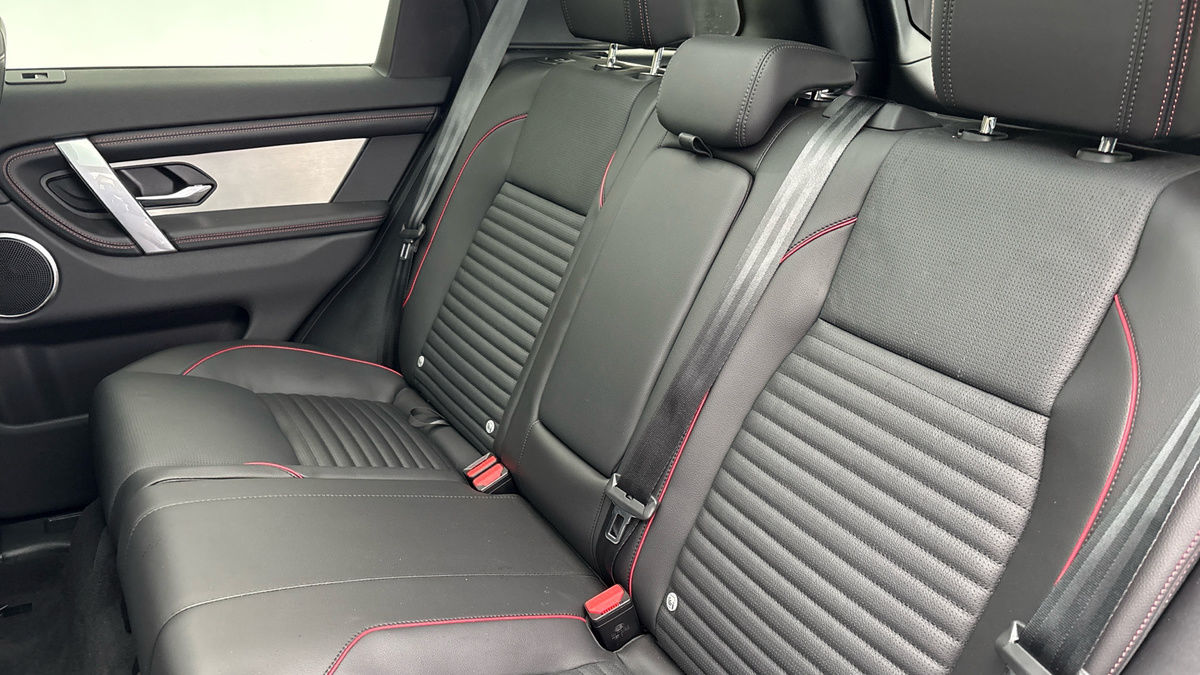 Land Rover Discovery Sport Image 8