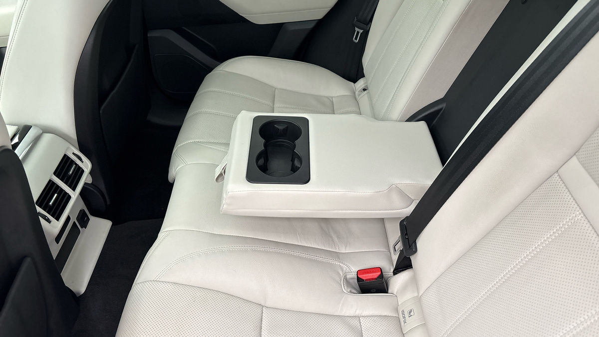 Land Rover Range Rover Velar Image 9