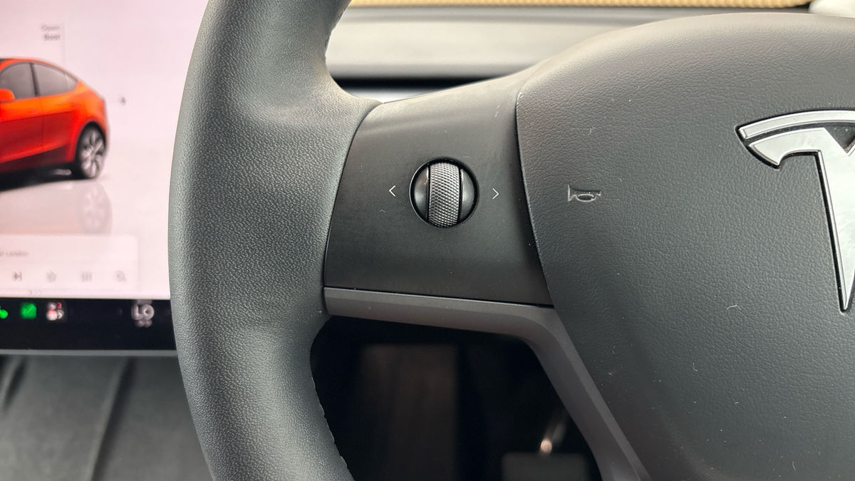Tesla Model Y Image 13