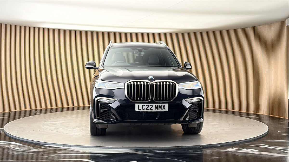 More views of BMW X7