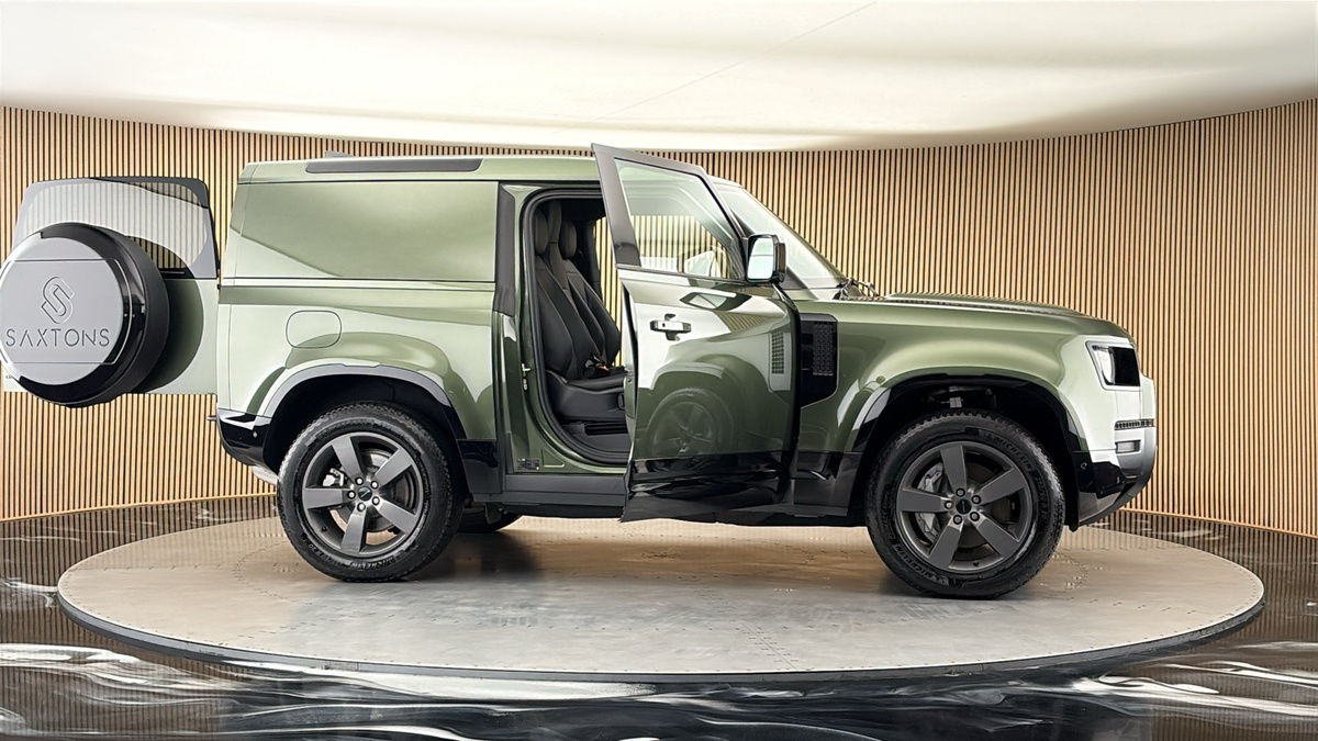 More views of Land Rover Defender 90