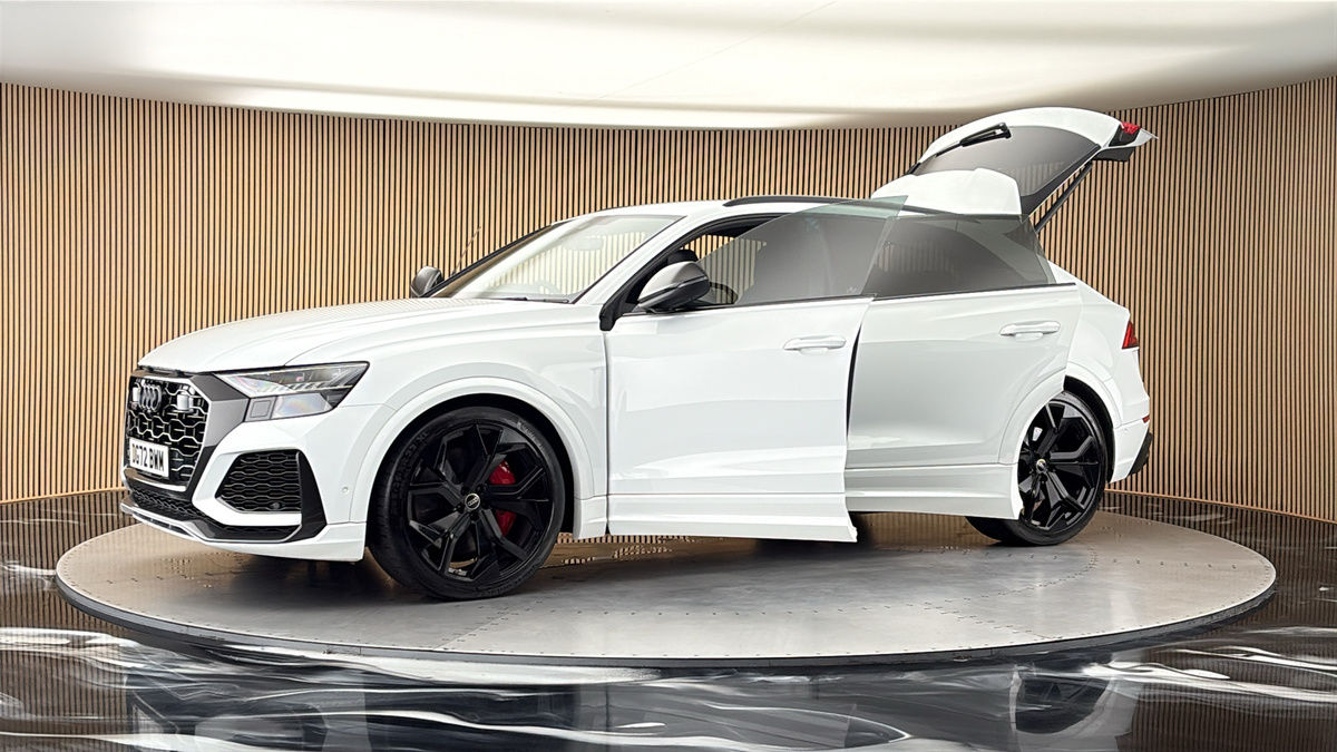 More views of Audi RSQ8