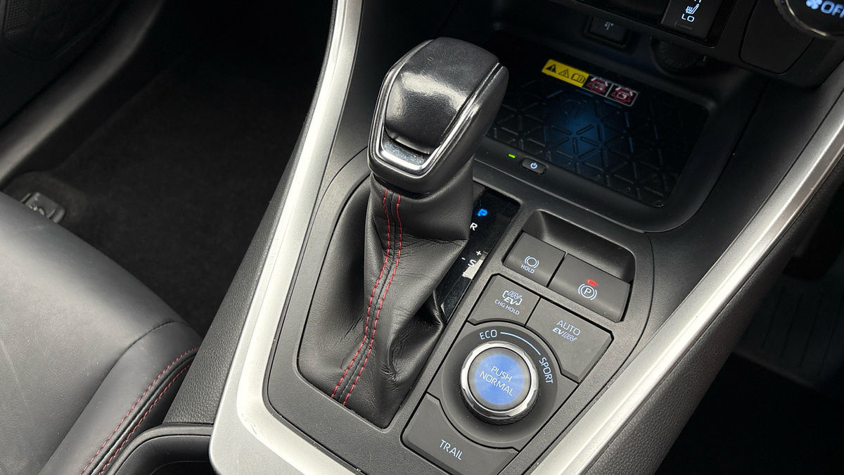 Toyota RAV4 Image 6
