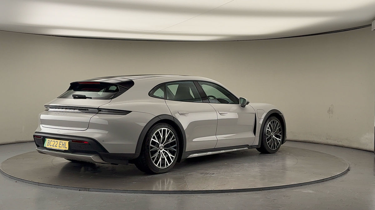 Porsche Taycan Image 21