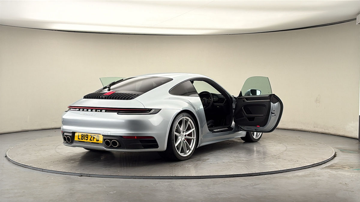More views of Porsche 911