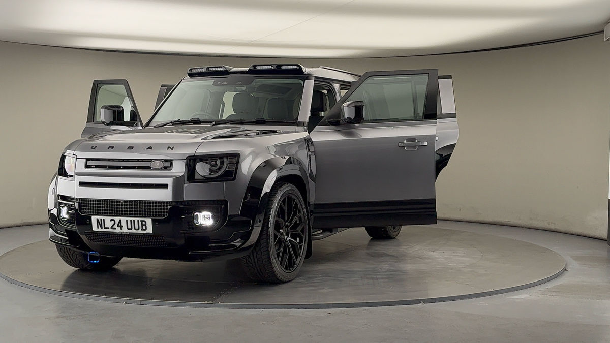 More views of Land Rover Defender 110