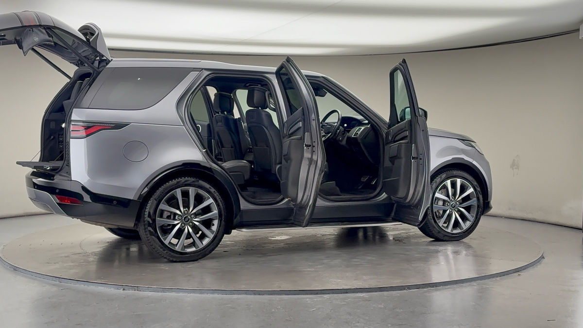 More views of Land Rover Discovery