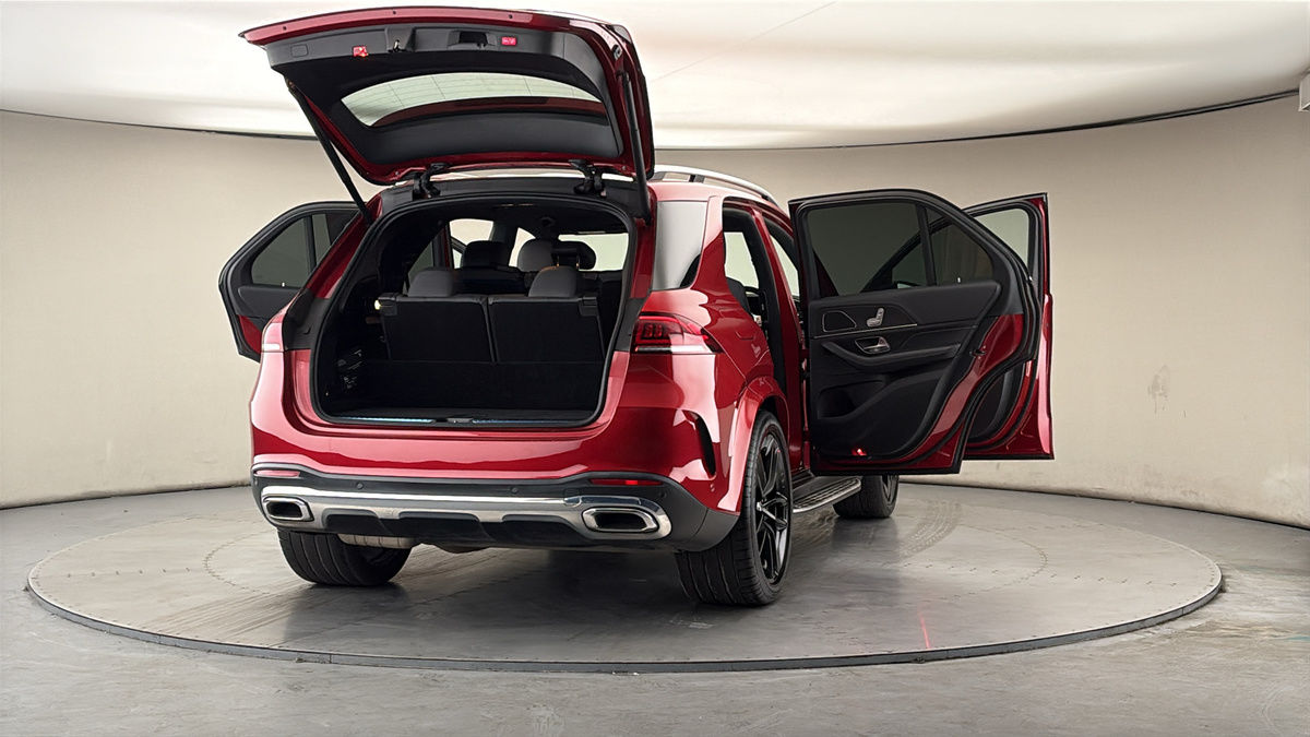More views of Mercedes-Benz GLE