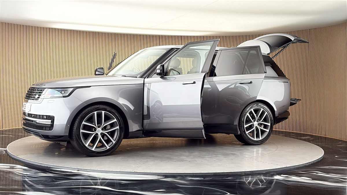 More views of Land Rover Range Rover