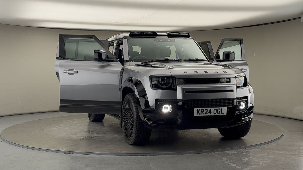 More views of Land Rover Defender 110