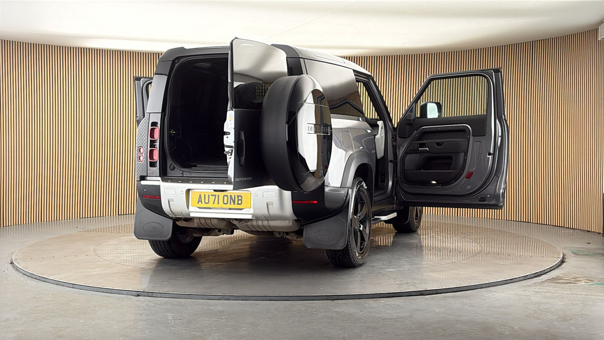 More views of Land Rover Defender 90