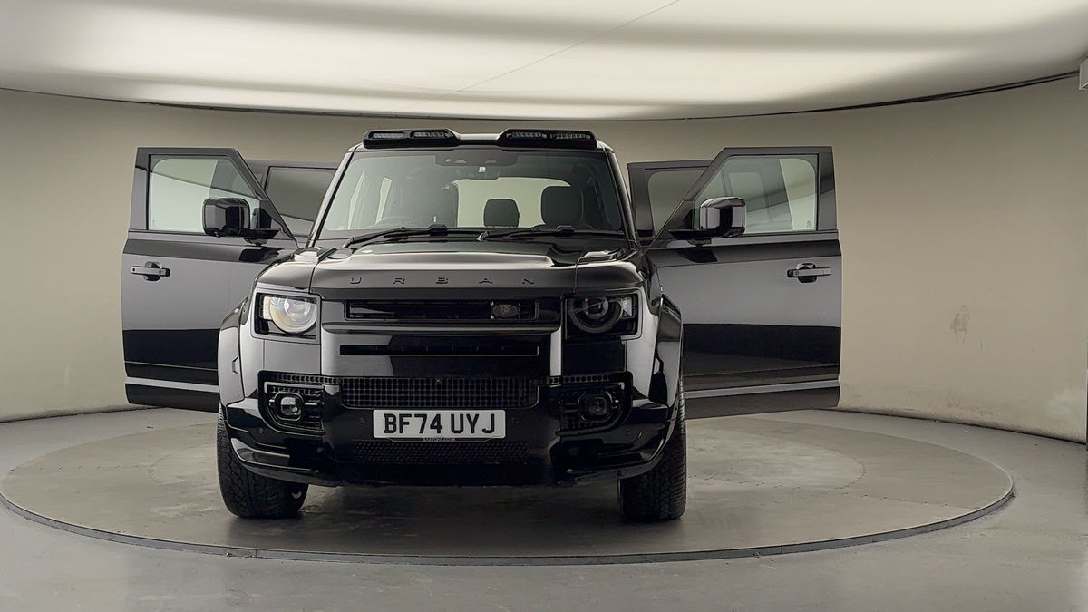 More views of Land Rover Defender 110