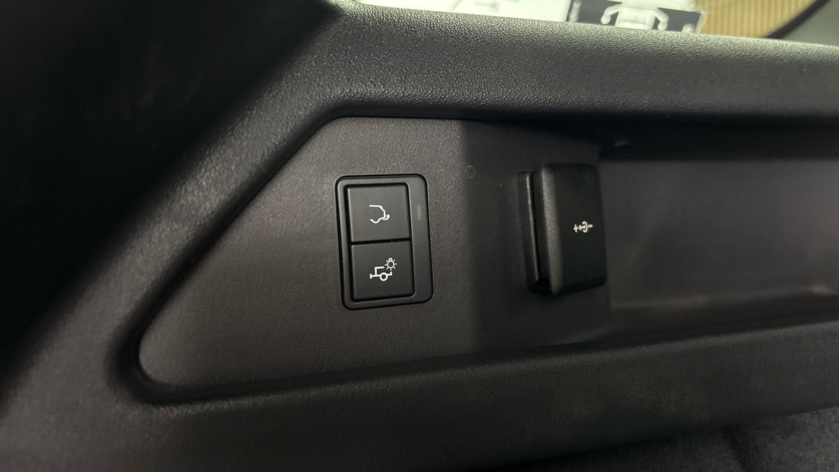 Land Rover Discovery Sport Image 37