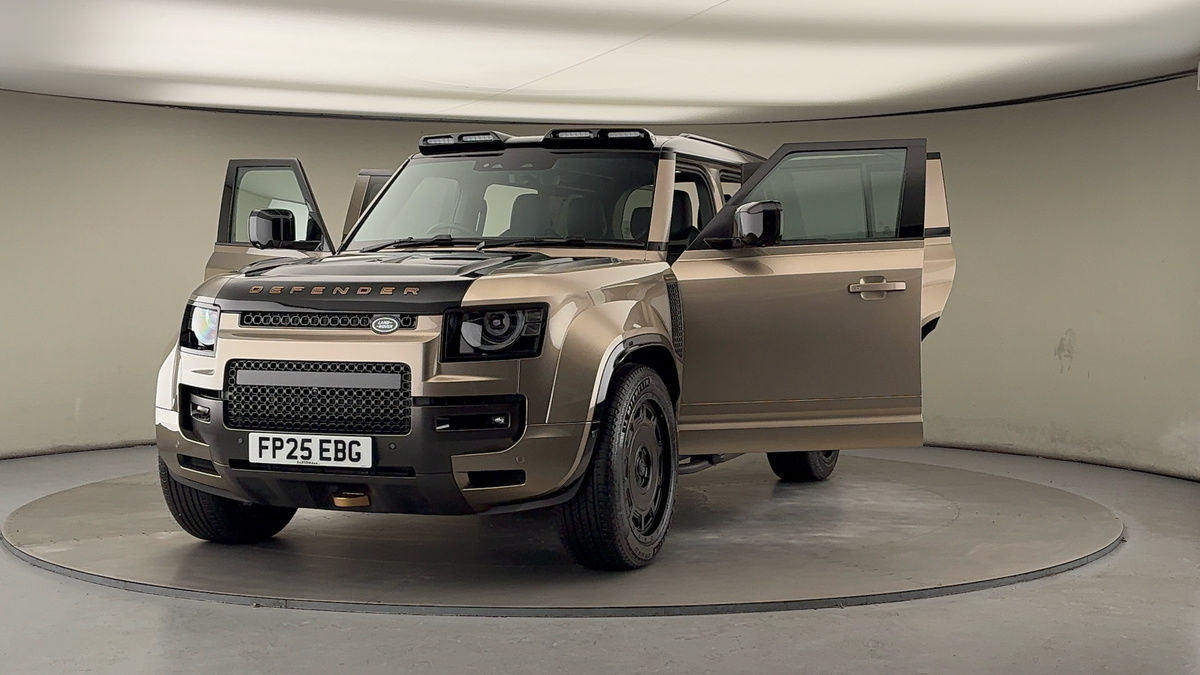 More views of Land Rover Defender 110