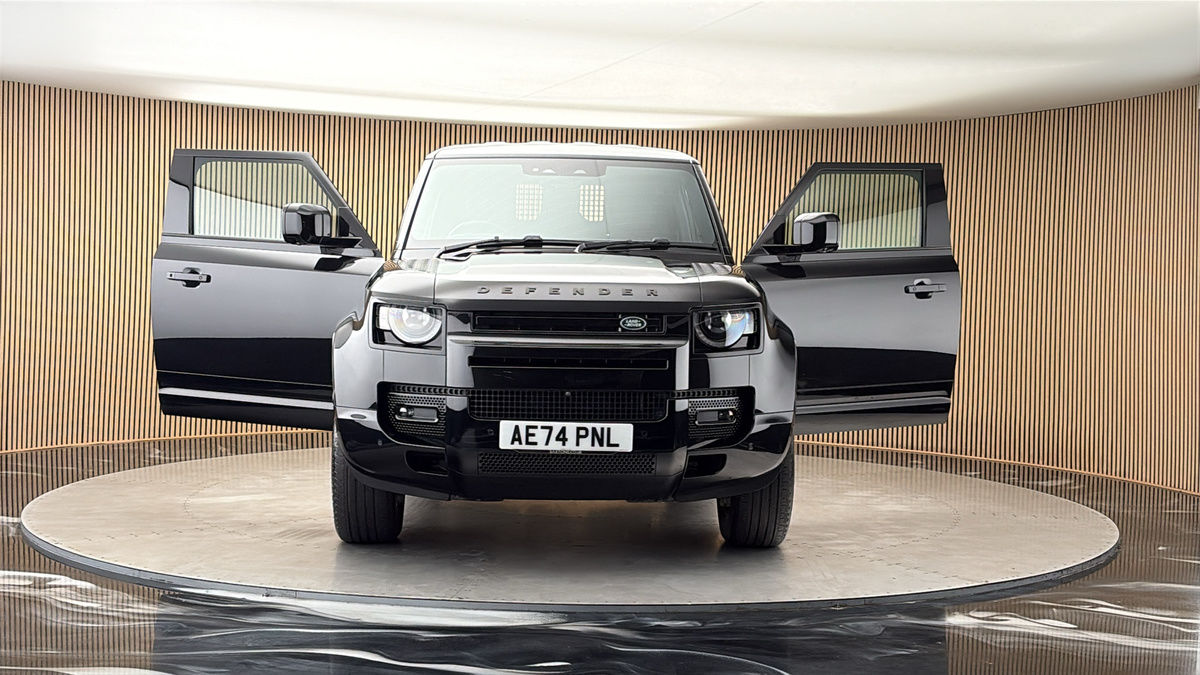 More views of Land Rover Defender 90