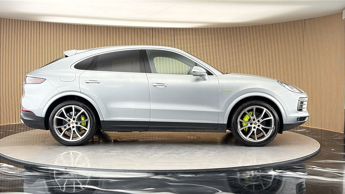 Porsche Cayenne Image 16