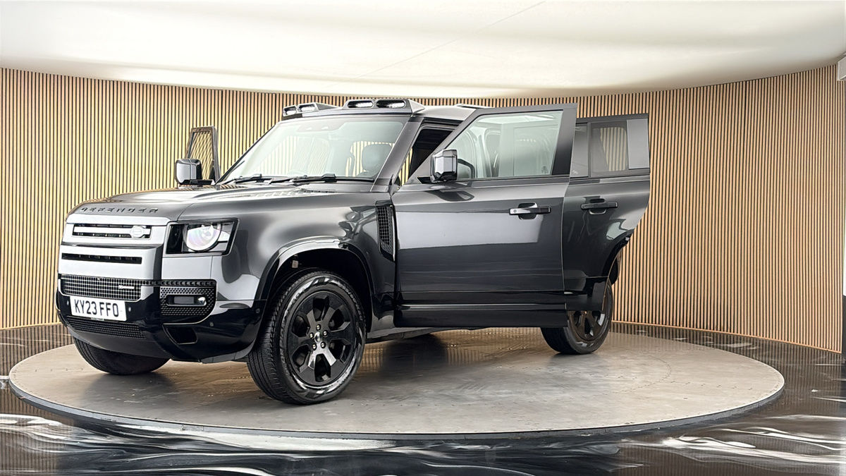 More views of Land Rover Defender 110