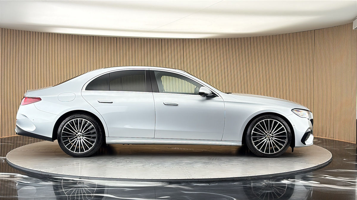 Mercedes-Benz E Class Image 16