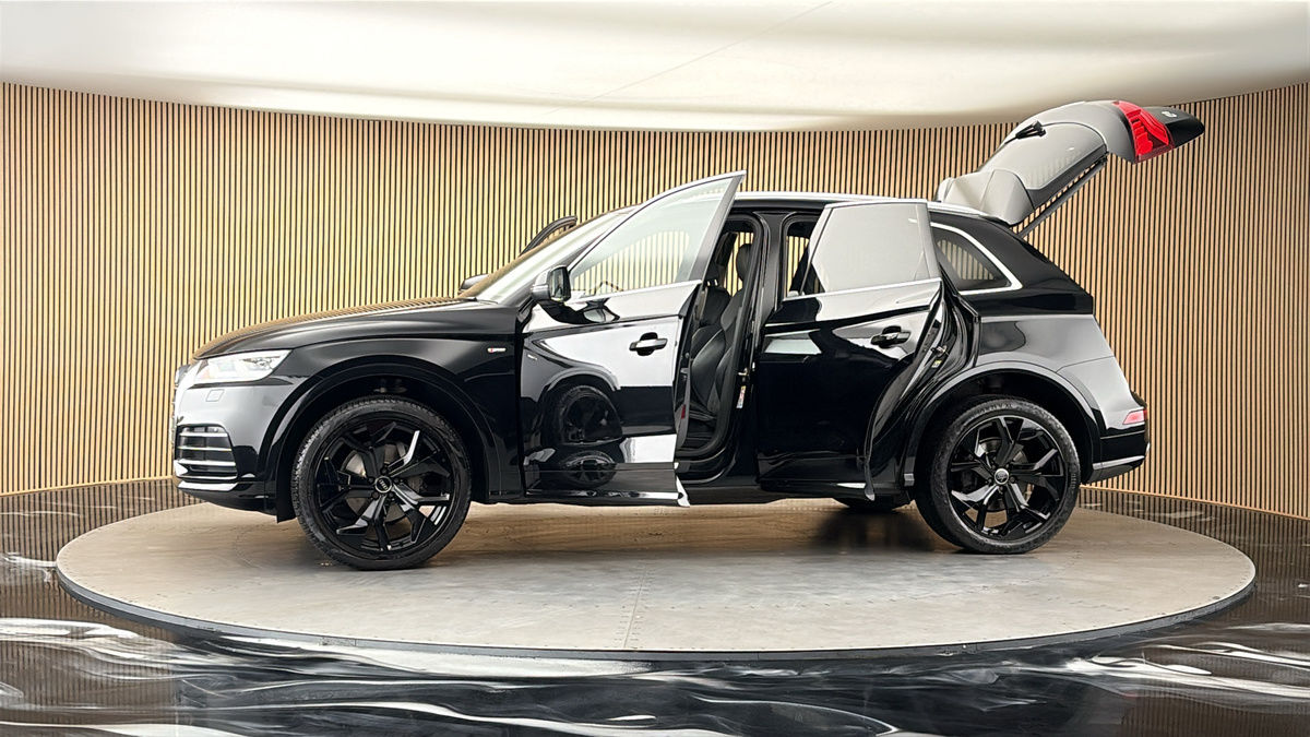 More views of Audi Q5