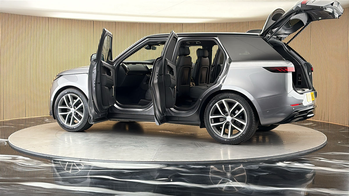 More views of Land Rover Range Rover Sport