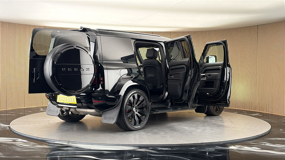 More views of Land Rover Defender 110