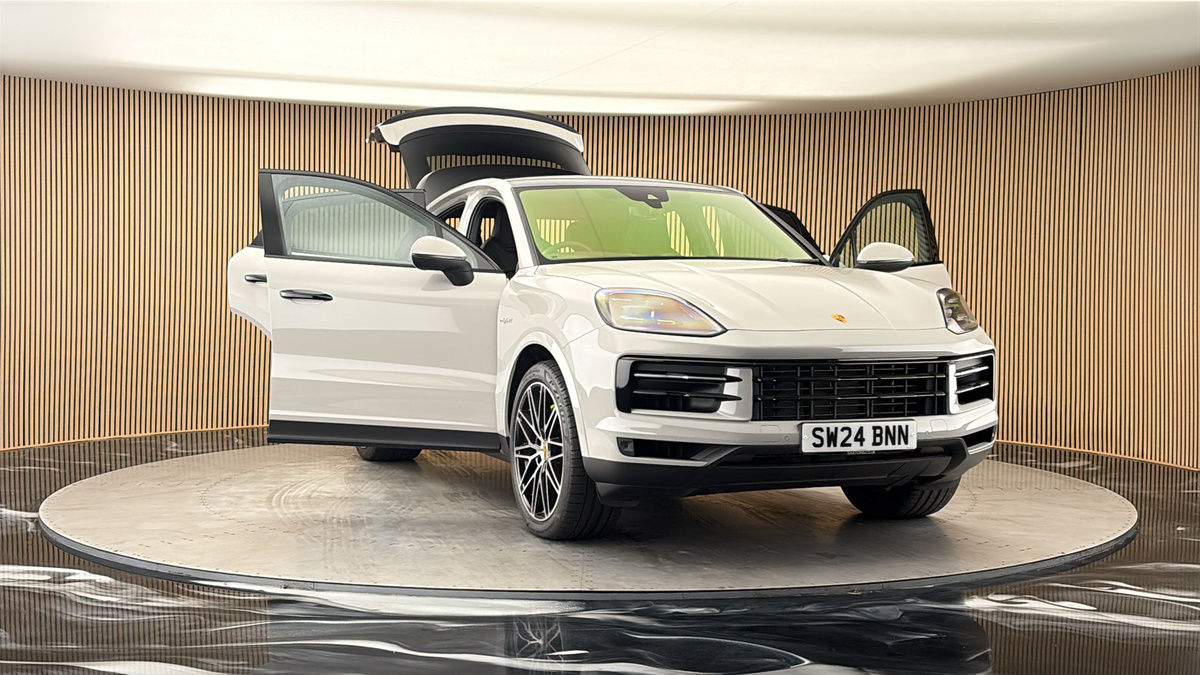 More views of Porsche Cayenne