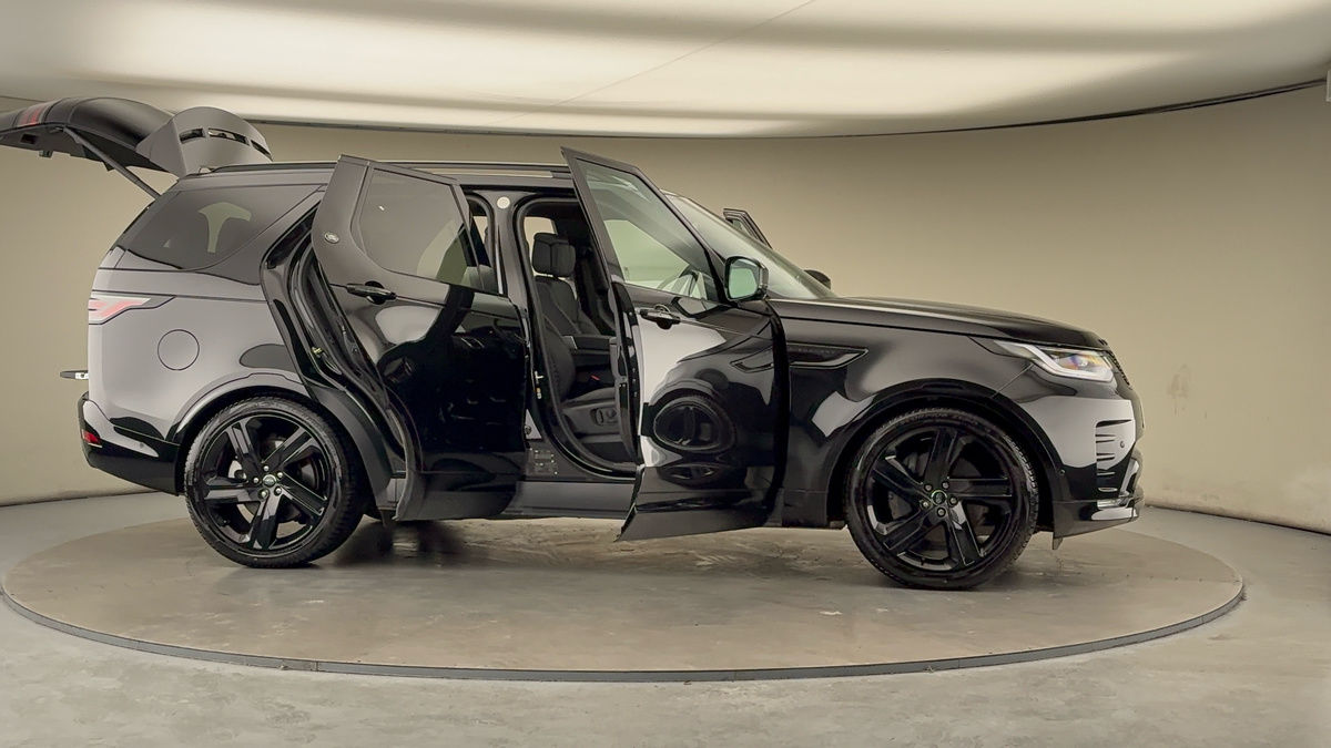 More views of Land Rover Discovery