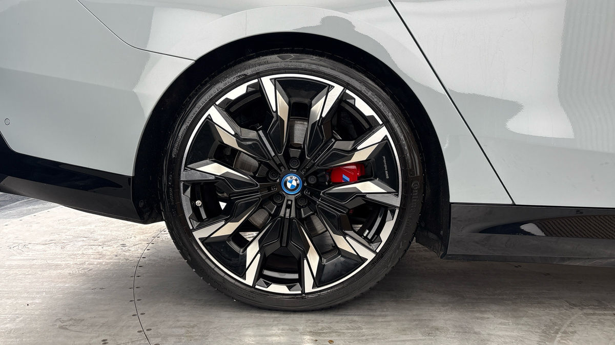 BMW i5 Image 10