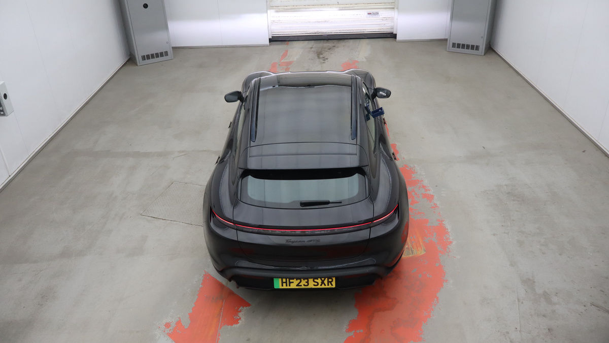 Porsche Taycan Image 8
