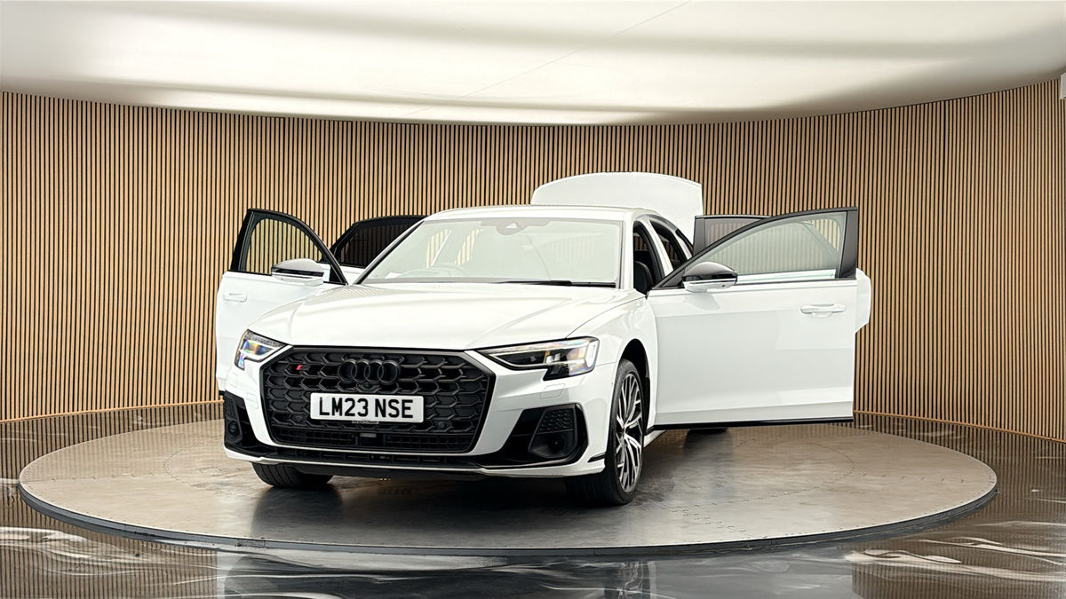 More views of Audi S8