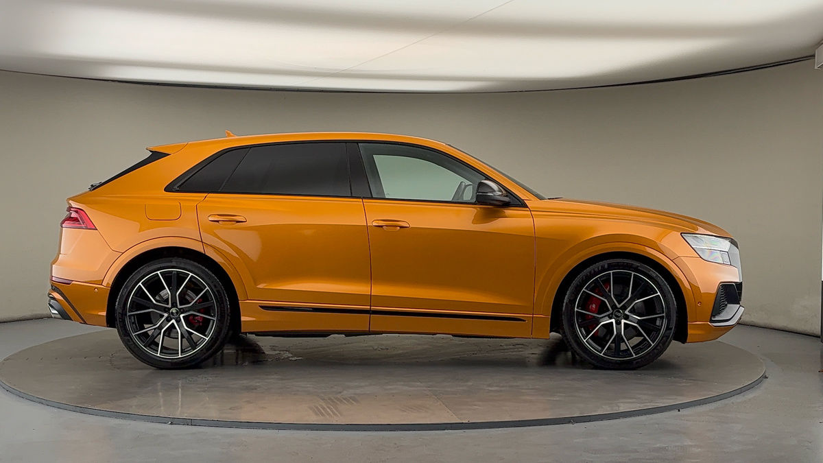 Audi SQ8 Image 16
