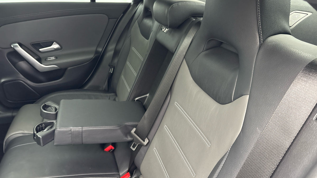 Mercedes-Benz CLA Image 9